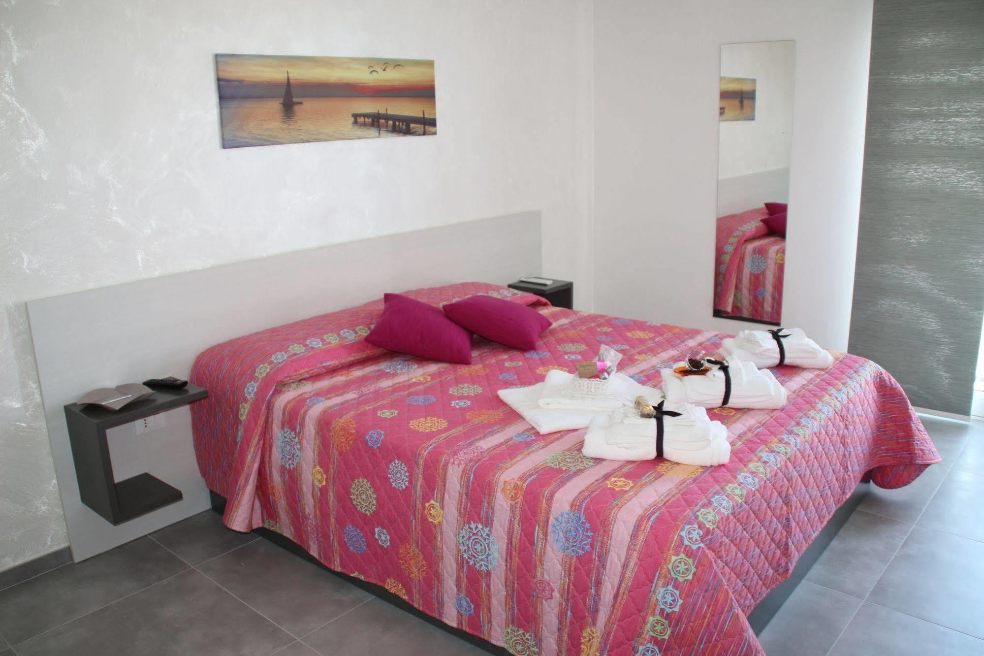 La Terrazza B&B Комизо Екстериор снимка