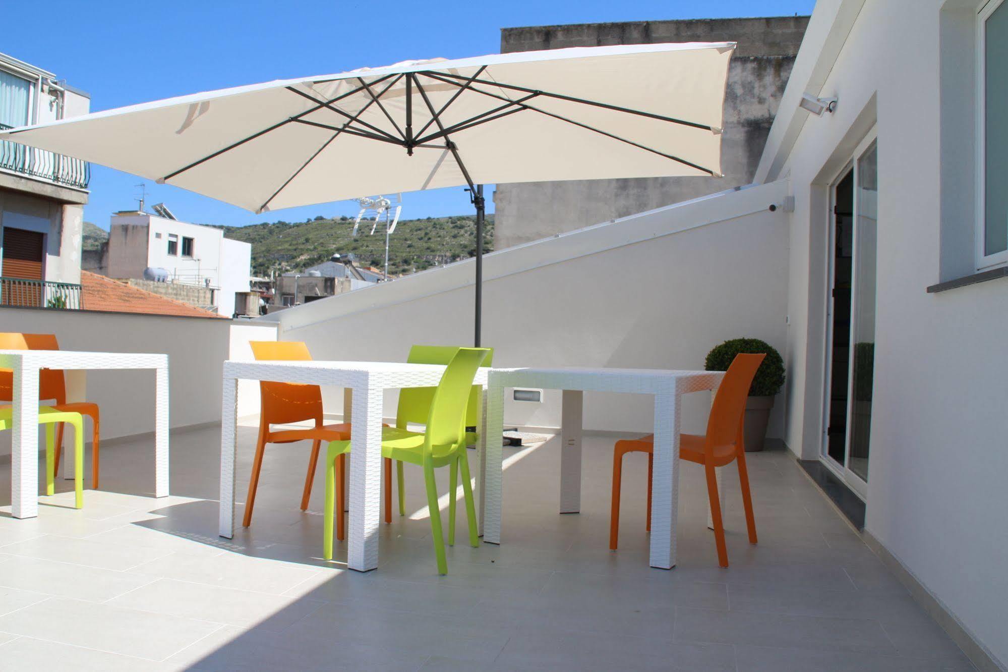 La Terrazza B&B Комизо Екстериор снимка